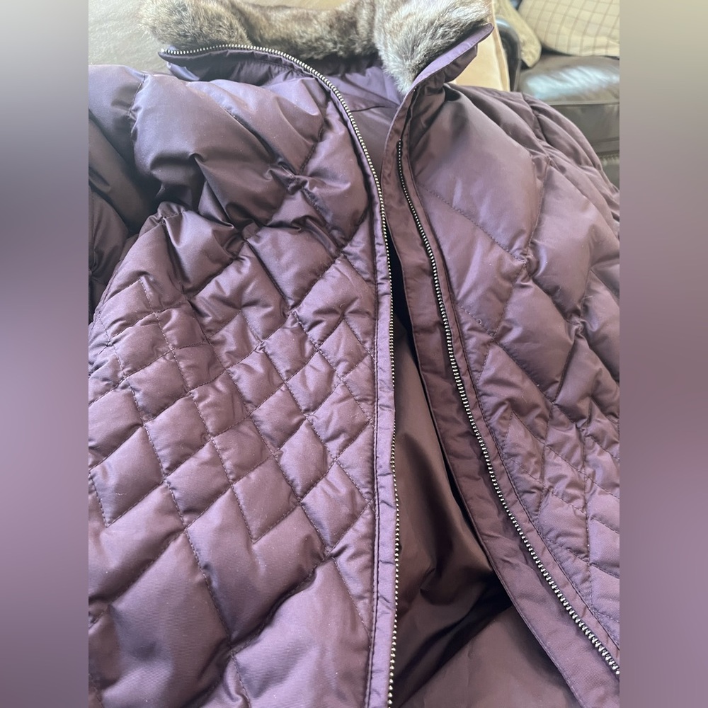 Eddie Bauer size XL tall dark purple Women's Quilted Jacket with Faux Fur Collar - Picture 7 of 9